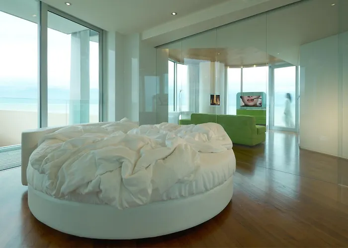 I-Suite Hotel