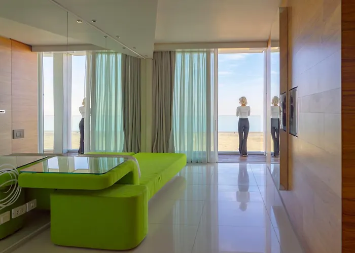 I-Suite Hotel