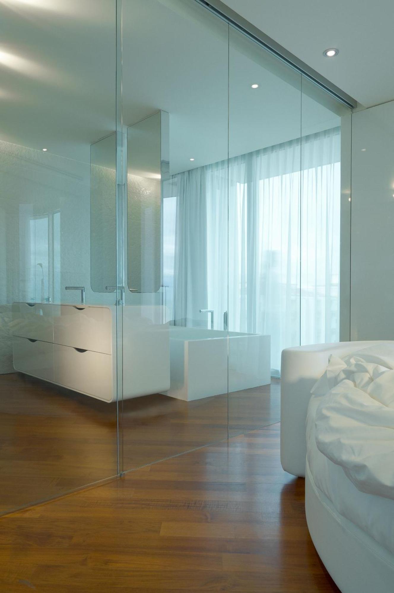 I-suite Hotel